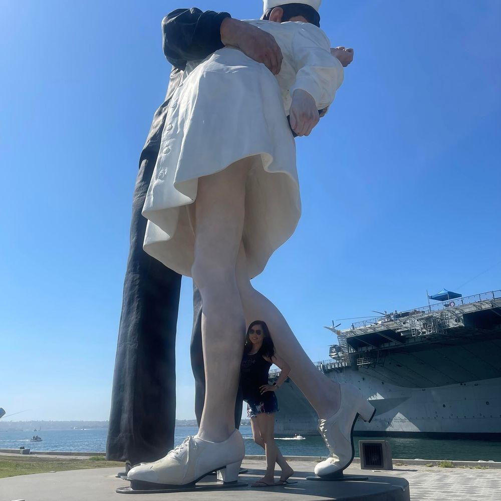 Meet your Posher, Moni